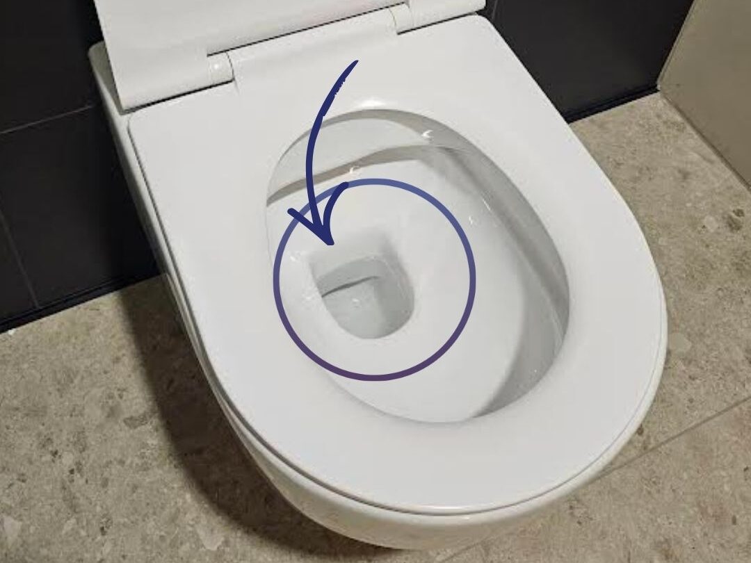 Velika ali manjša odtočna odprtina pri WC školjki?