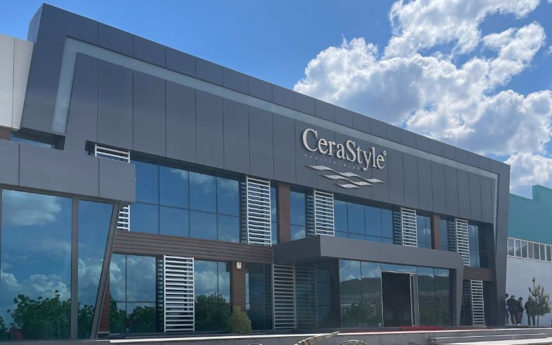 Enotni barvni odtenki sanitarne keramike Cerastyle